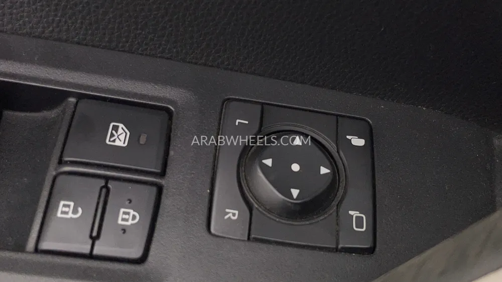 تويوتا راف 4 2023 for Sale in دبي Image-42