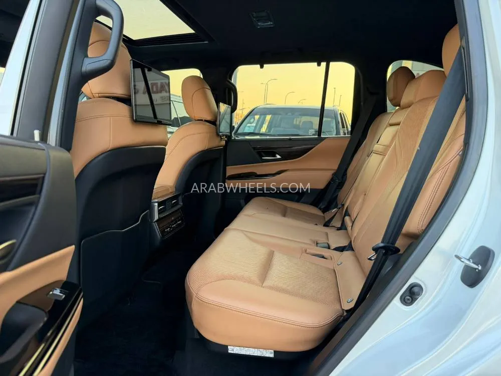 لكزس LX 2024 for Sale in أبو ظبي Image-11