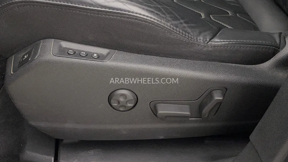 Peugeot 3008 2018 for Sale in Dubai Image-23