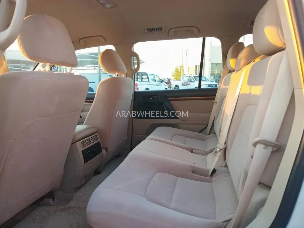Toyota Land Cruiser 2018 for Sale in Sharjah Image-8