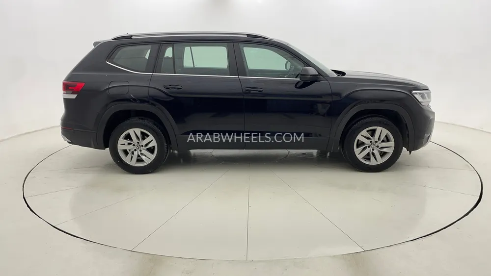 Volkswagen Teramont 2022 for Sale in Dubai Image-2