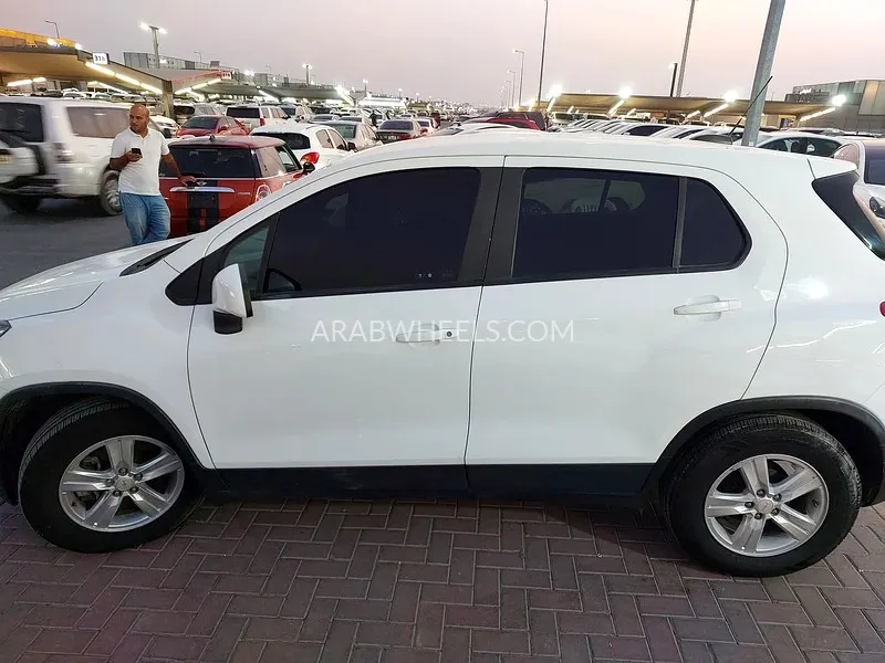 Chevrolet Trax 2021 for Sale in Sharjah Image-3