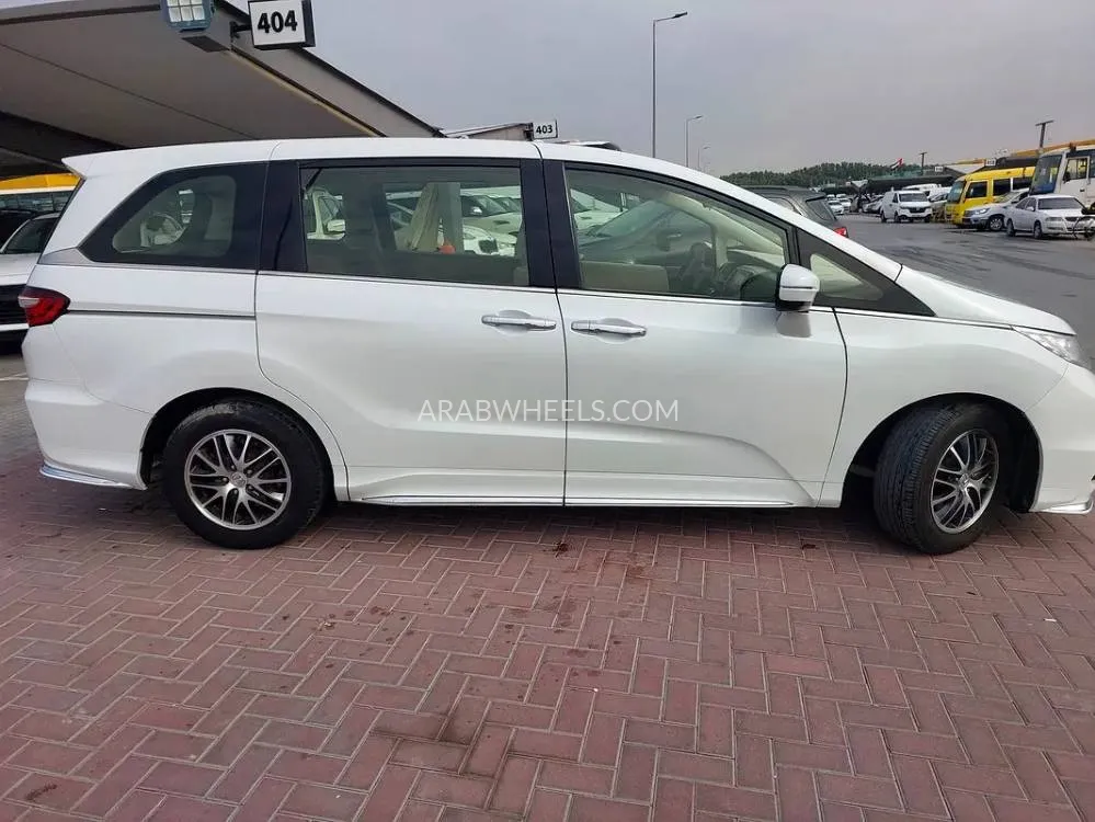 Honda Odyssey 2020 for Sale in Sharjah Image-2