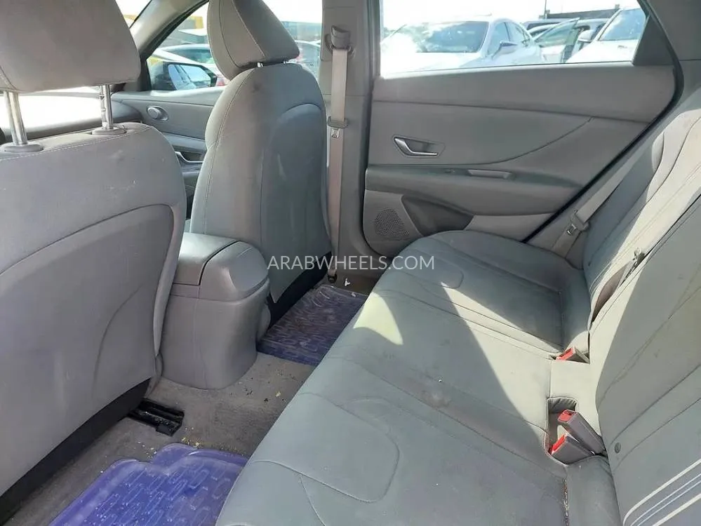 Hyundai Elantra 2021 for Sale in Sharjah Image-4