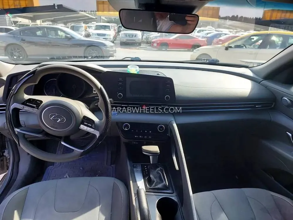 Hyundai Elantra 2021 for Sale in Sharjah Image-12