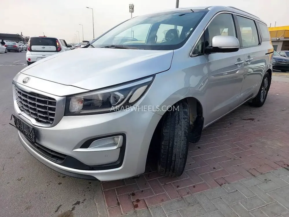 Kia Grand Carnival 2020 for Sale in Sharjah Image-11