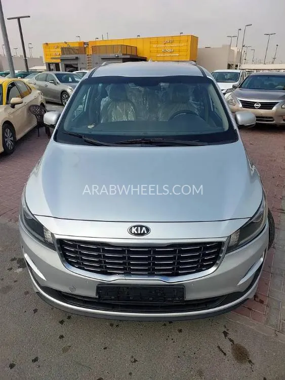 Kia Grand Carnival 2020 for Sale in Sharjah Image-13