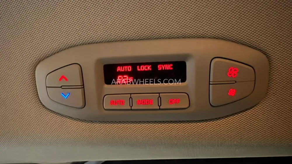 Kia Sedona 2017 for Sale in Sharjah Image-15