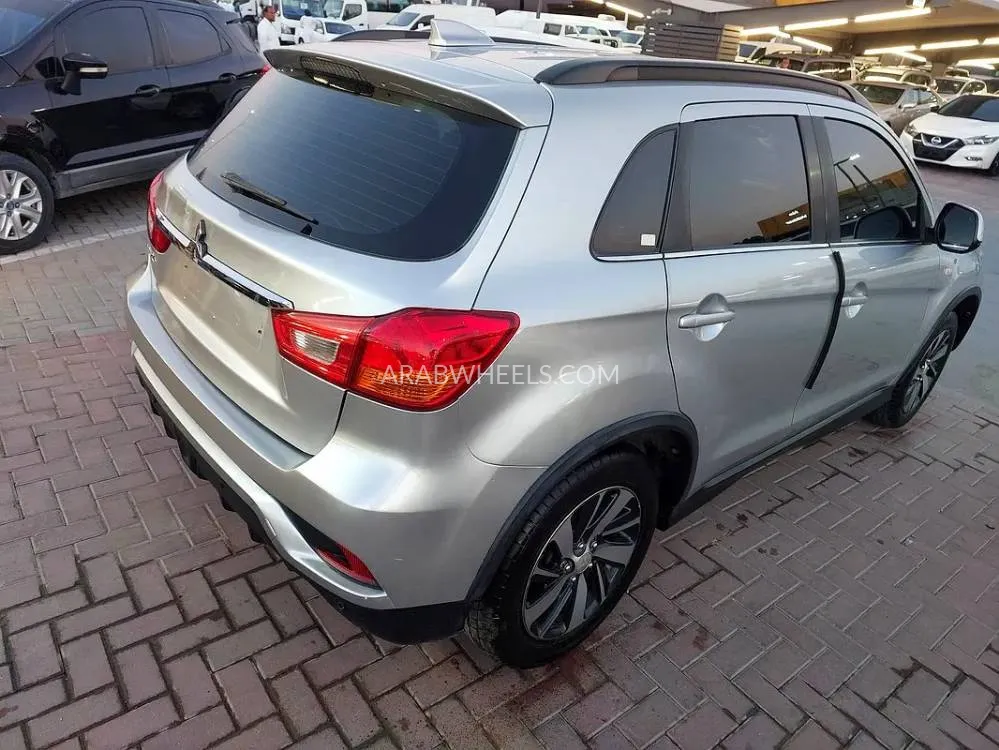 Mitsubishi ASX 2018 for Sale in Sharjah Image-14