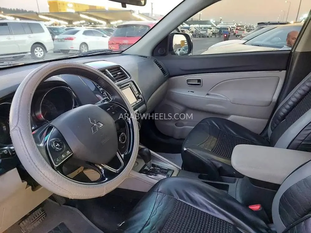 Mitsubishi ASX 2018 for Sale in Sharjah Image-16