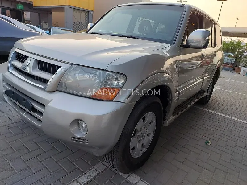 Mitsubishi Pajero 2007 for Sale in Sharjah Image-7