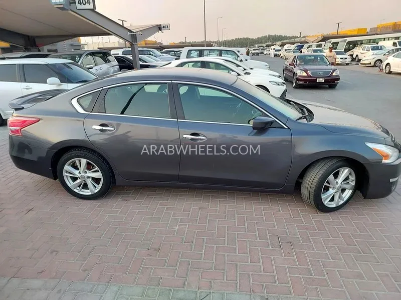 Nissan Altima 2013 for Sale in Sharjah Image-15