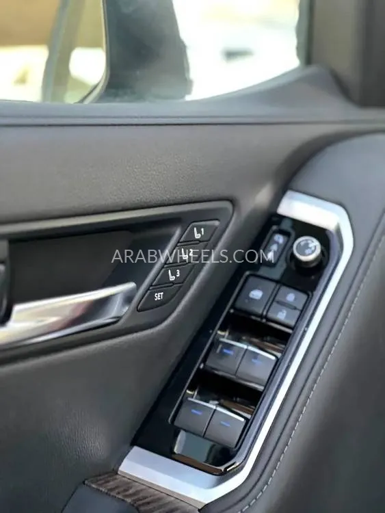 Toyota Land Cruiser 2022 for Sale in Sharjah Image-16