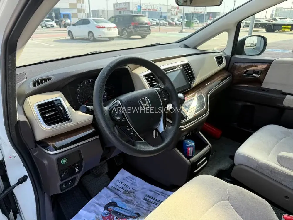 Honda Odyssey 2020 for Sale in Abu Dhabi Image-5