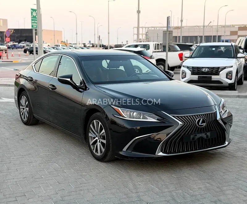 Lexus ES 2019 for Sale in Abu Dhabi Image-11