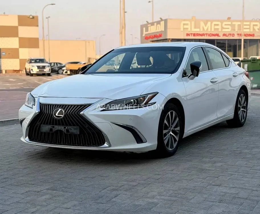 Lexus ES 2019 for Sale in Abu Dhabi Image-11