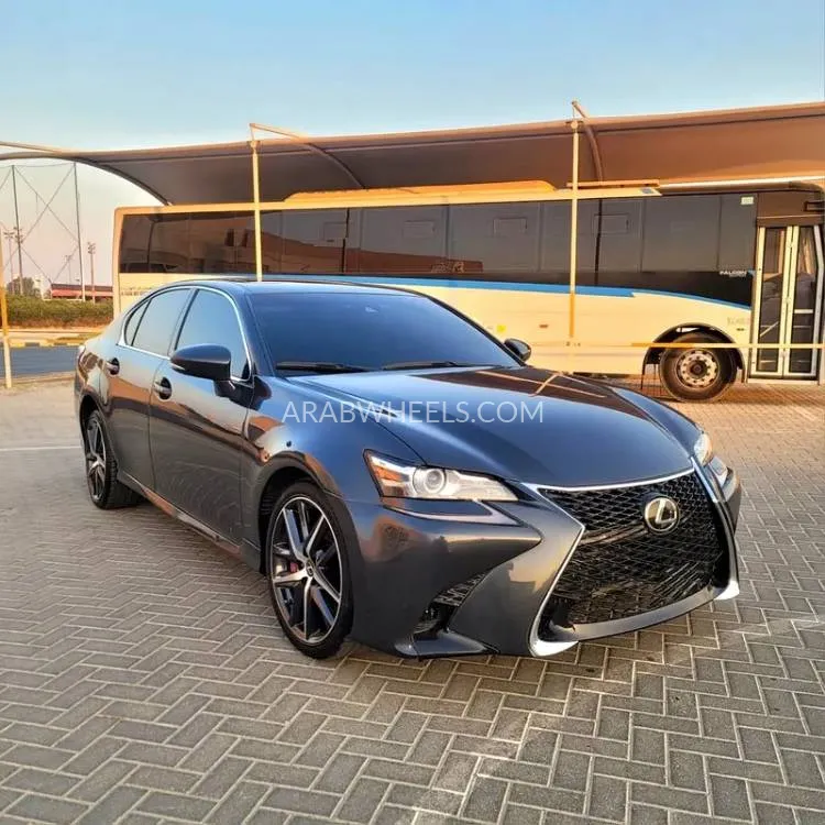 Lexus GS 2018 for Sale in Sharjah Image-3