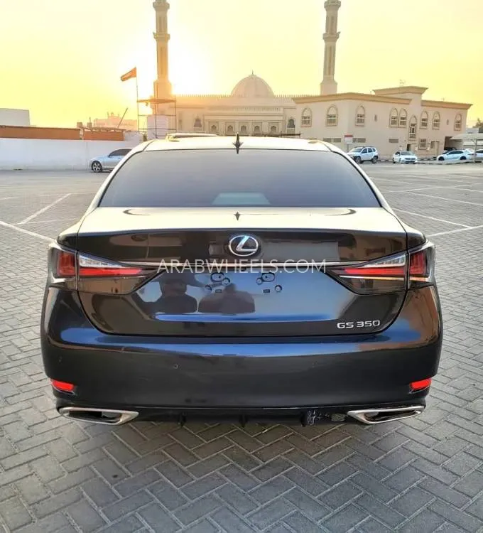 Lexus GS 2018 for Sale in Sharjah Image-7