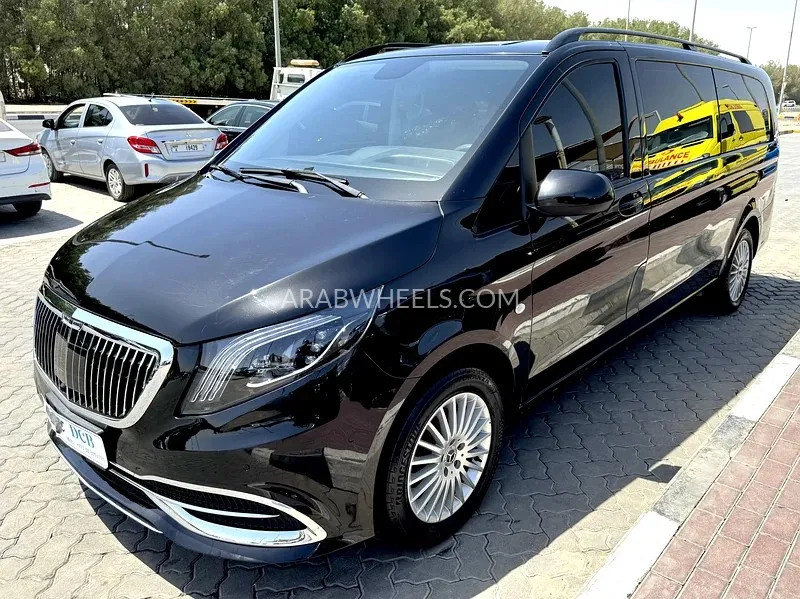 مرسيدس بنز كلاس V 2019 for Sale in الشارقة Image-2