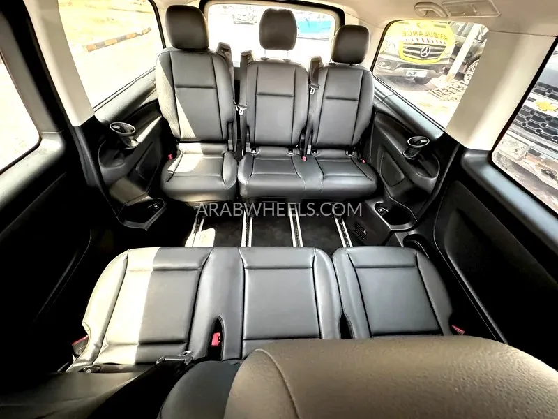 مرسيدس بنز كلاس V 2019 for Sale in الشارقة Image-16