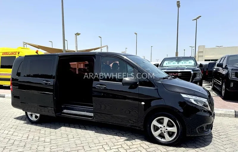 Mercedes Benz Vito 2017 for Sale in Sharjah Image-8