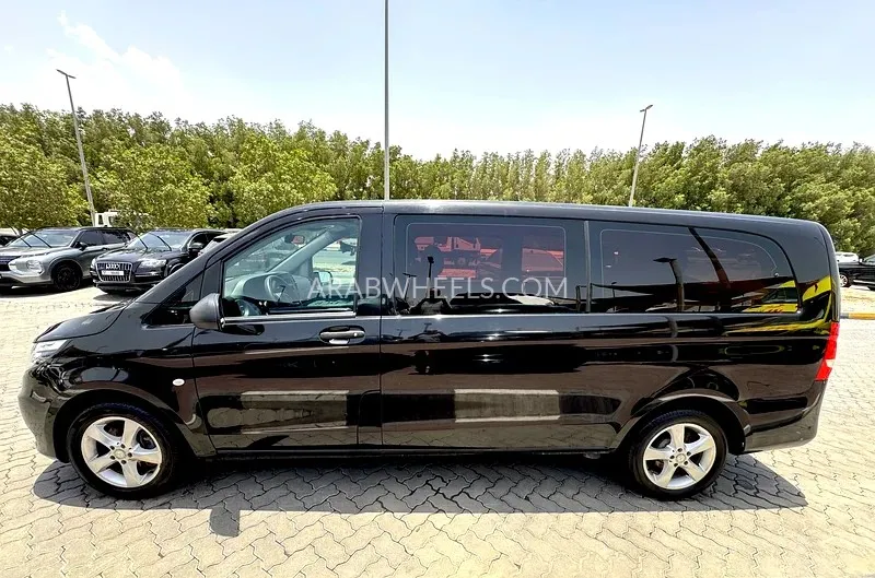 Mercedes Benz Vito 2017 for Sale in Sharjah Image-9