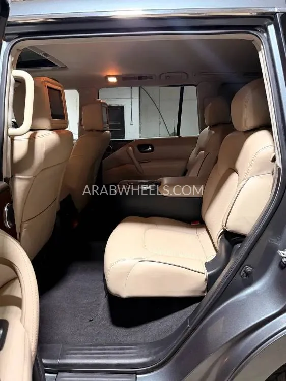 Nissan Armada 2018 for Sale in Sharjah Image-2