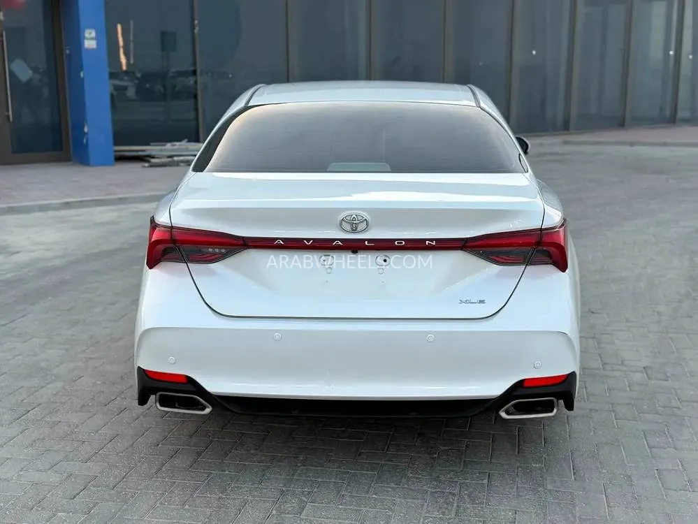 Toyota Avalon 2020 for Sale in Abu Dhabi Image-4