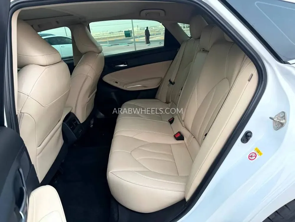 Toyota Avalon 2020 for Sale in Abu Dhabi Image-12