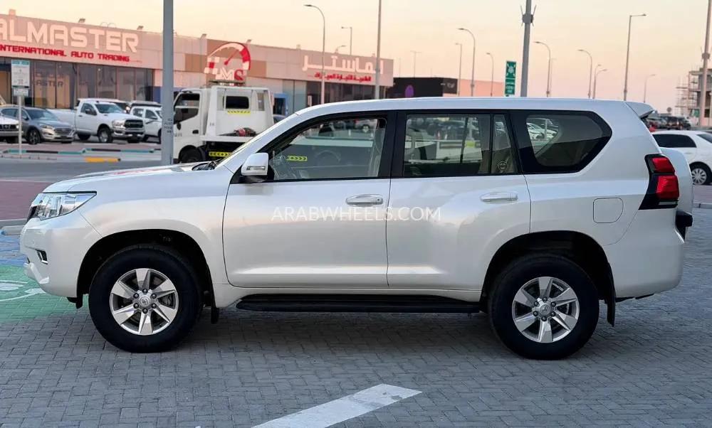 Toyota Land Cruiser Prado 2022 for Sale in Abu Dhabi Image-7