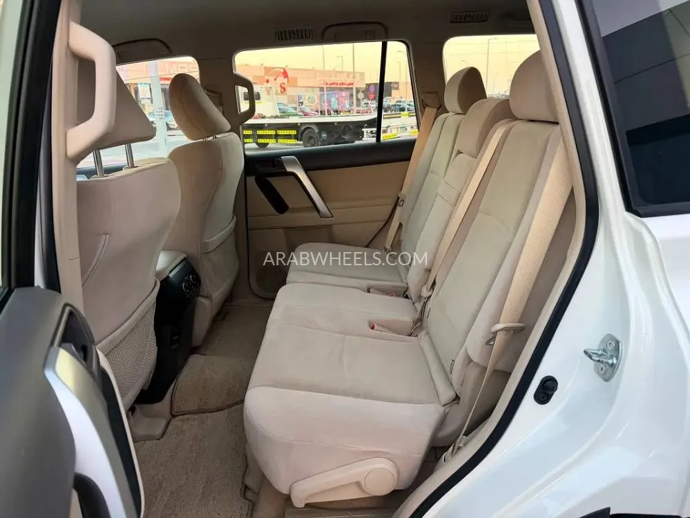 Toyota Land Cruiser Prado 2022 for Sale in Abu Dhabi Image-8