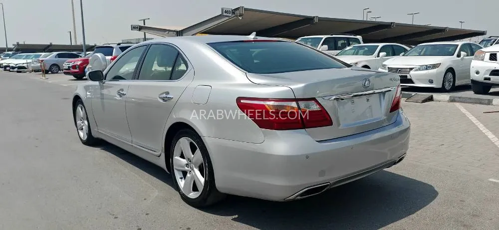 Lexus LS 2011 for Sale in Sharjah Image-12