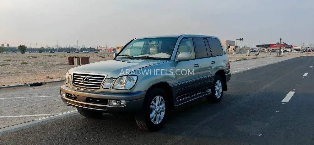 لكزس LX 2005 for Sale in الشارقة Image-3