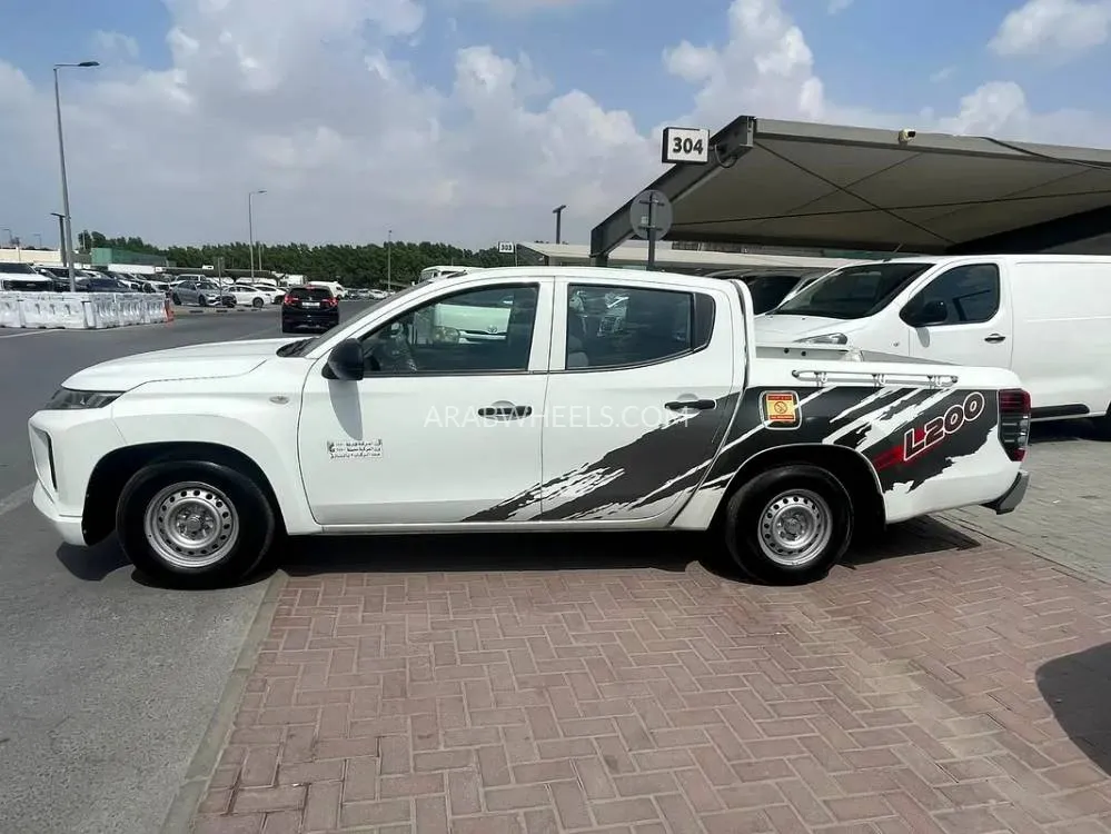 Mitsubishi L200 2021 for Sale in Sharjah Image-2