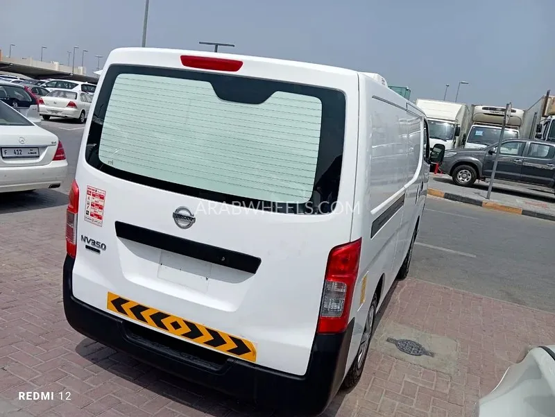 Nissan Urvan 2020 for Sale in Sharjah Image-3