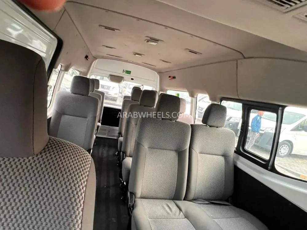Nissan Urvan 2024 for Sale in Sharjah Image-3