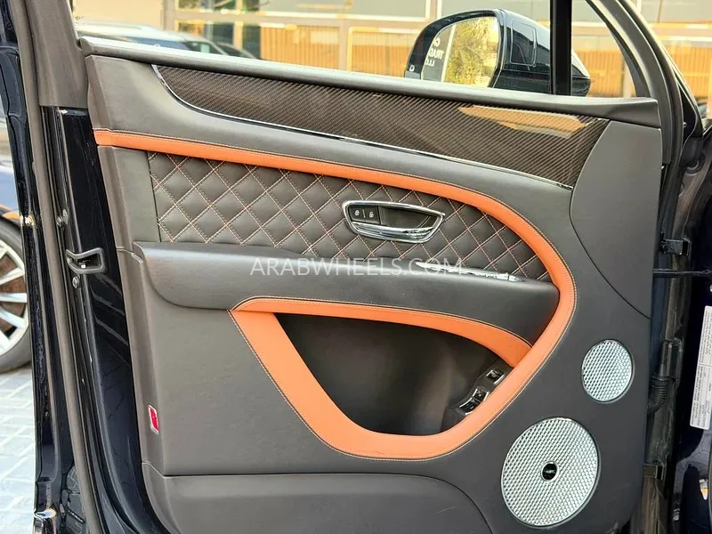 Bentley Bentayga 2021 for Sale in Dubai Image-2