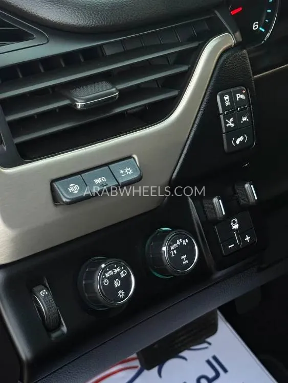 GMC Yukon 2019 for Sale in Abu Dhabi Image-16