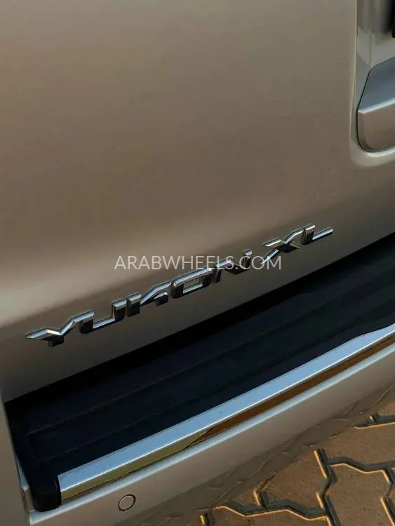 GMC Yukon XL 2019 for Sale in Abu Dhabi Image-12