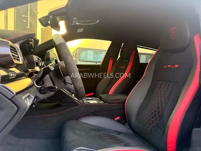 Lamborghini Urus 2024 for Sale in Dubai Image-9