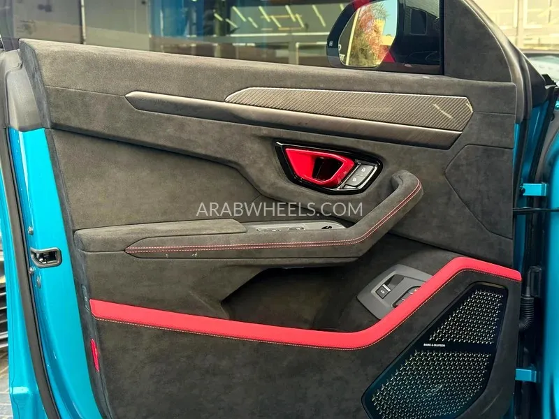 Lamborghini Urus 2024 for Sale in Dubai Image-12
