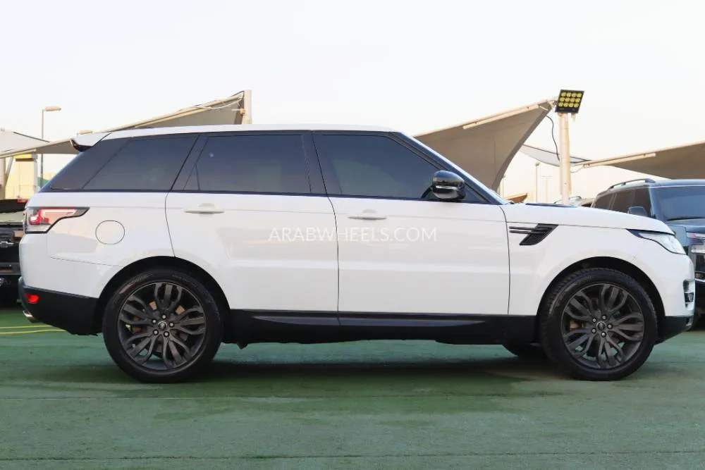 Land Rover Range Rover Sport 2017 for Sale in Sharjah Image-3