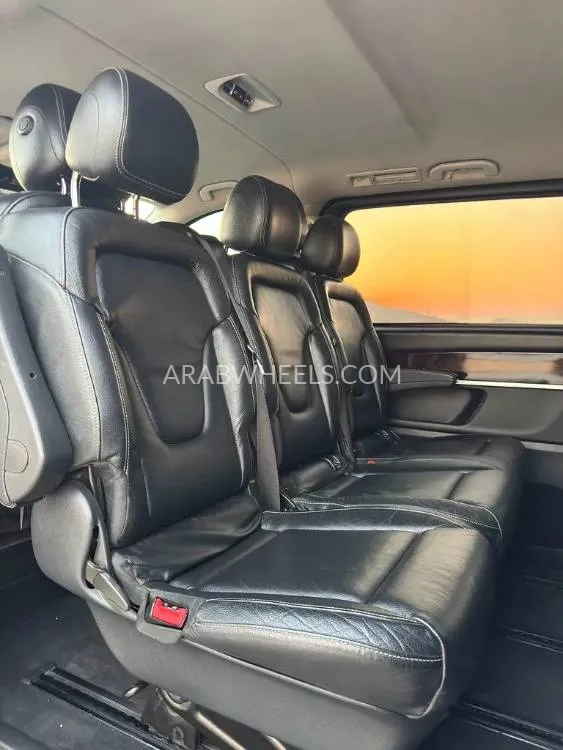Mercedes Benz V Class 2018 for Sale in Abu Dhabi Image-6