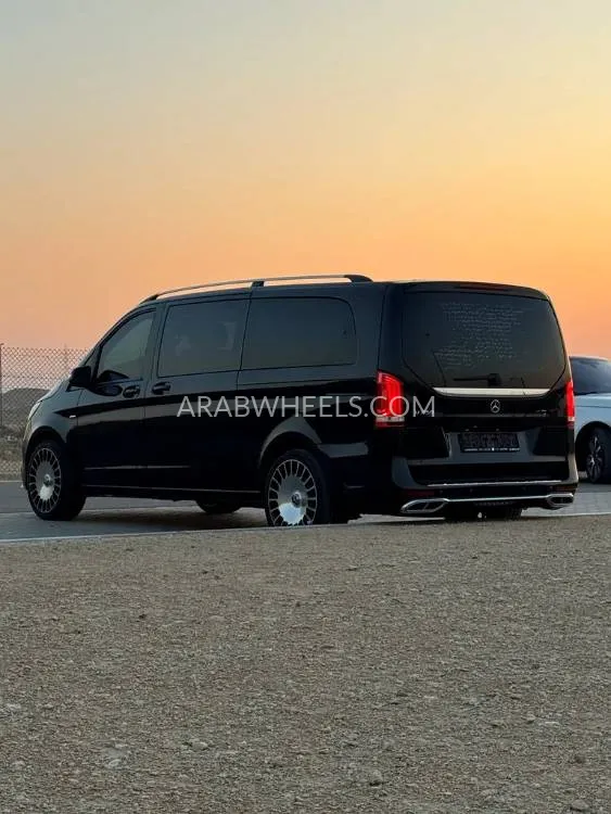 Mercedes Benz V Class 2018 for Sale in Abu Dhabi Image-9
