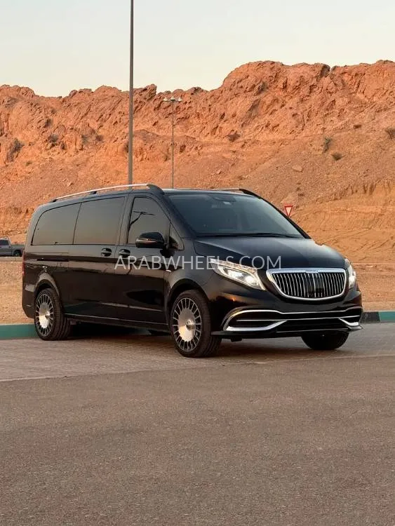 Mercedes Benz V Class 2018 for Sale in Abu Dhabi Image-17
