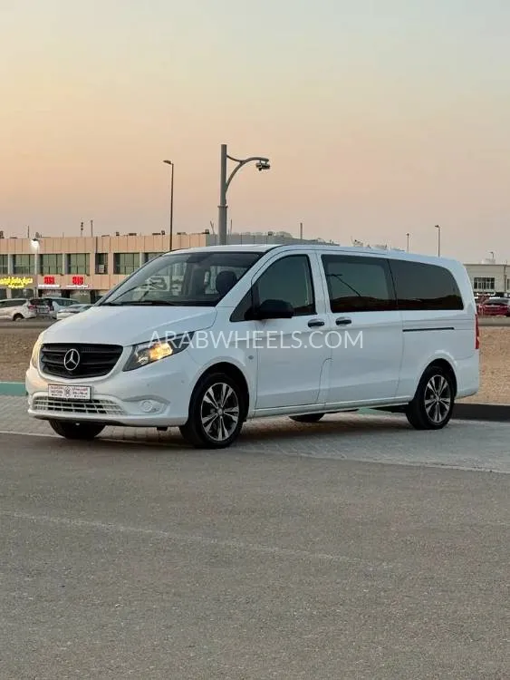 Mercedes Benz V Class 2018 for Sale in Abu Dhabi Image-5