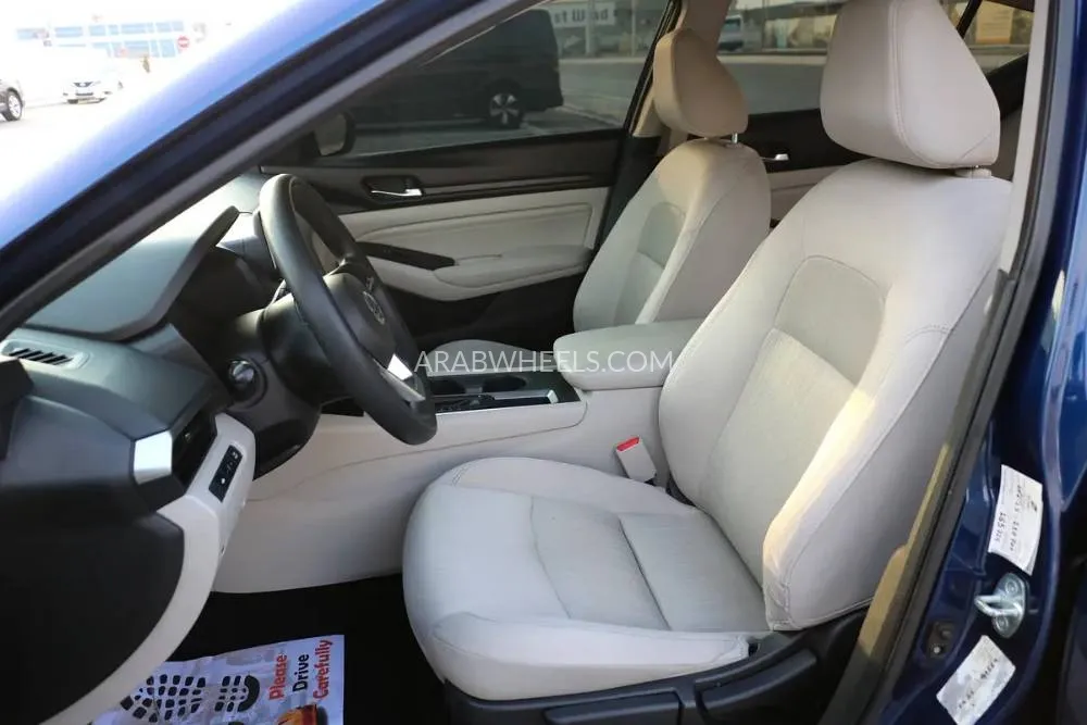 Nissan Altima 2019 for Sale in Abu Dhabi Image-3