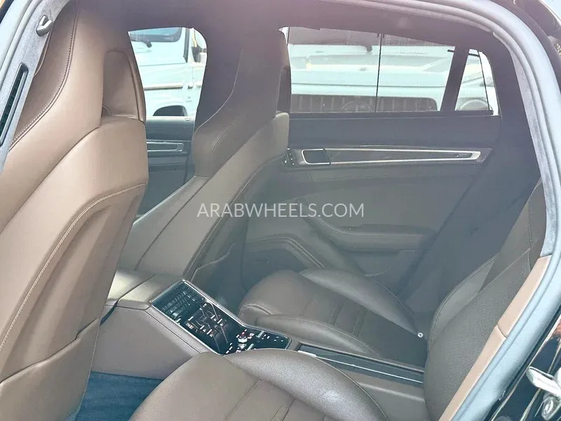 بورشه باناميرا 2017 for Sale in دبي Image-8