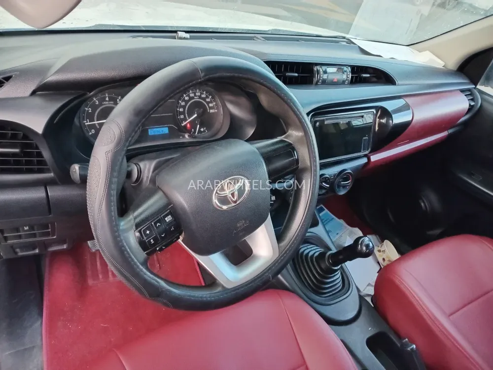 Toyota Hilux 2020 for Sale in Sharjah Image-6