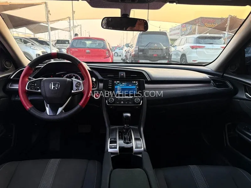 Honda Civic 2019 for Sale in Sharjah Image-4
